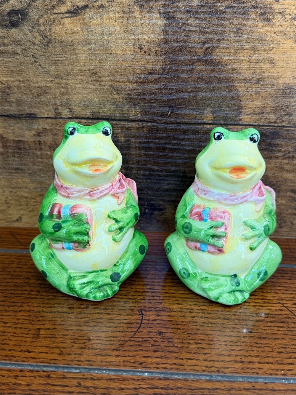 Vintage Green & yellow Frog Salt and Pepper Shaker Set